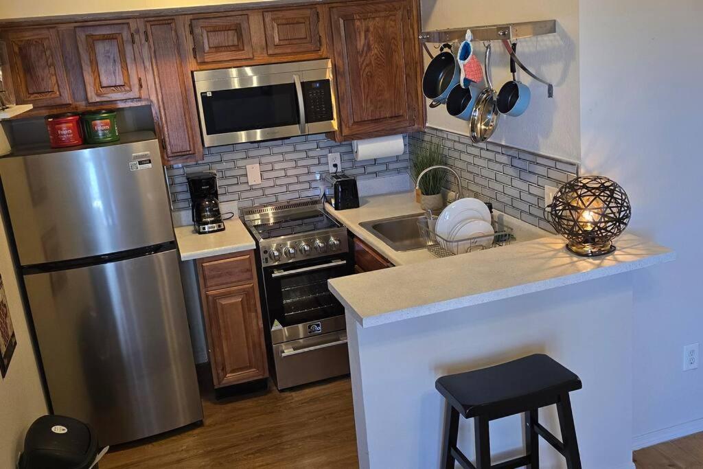 Cozy Updated Cove Of Heaven, 5Mins To Lake Hefner! Oklahoma City Ngoại thất bức ảnh